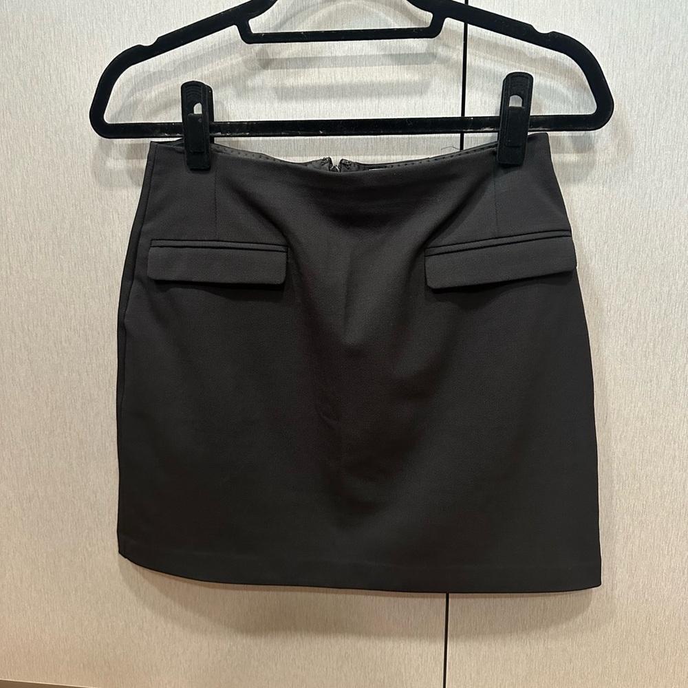 aritzia babaton mini skirt